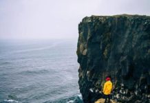 Inspiration : Islande. Photo: @vladiksir #iceland #nature #landscape #scen …