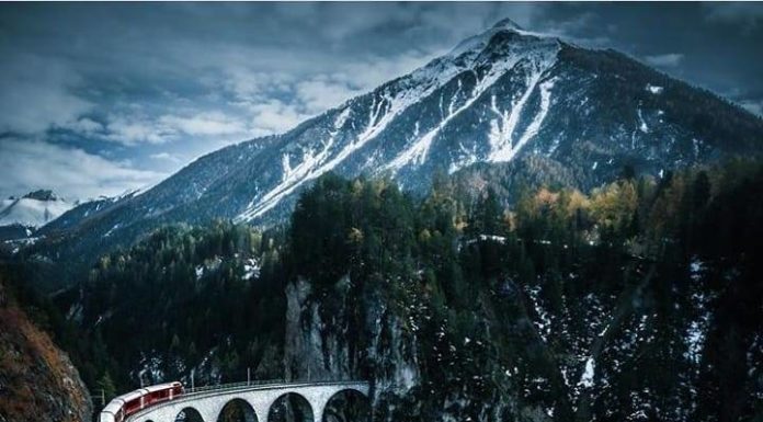 Inspiration : Viaduc de Landwasser. Photo: @denny__jay #landwasserviadukt …