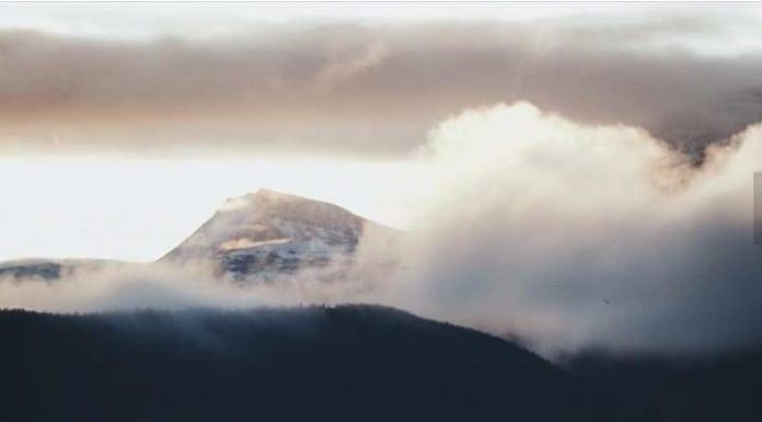 Inspiration : Norvège. Photo: @hannes_becker #norway #nature #landscape …
