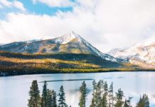 Inspiration : Lac Pettit. Photo: @mblockk #pettitlake #wanderlog #nature ….