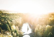 Inspiration : Rakotzbrucke, Allemagne. Photo: @tom_juenemann # rakotzbrücke …..