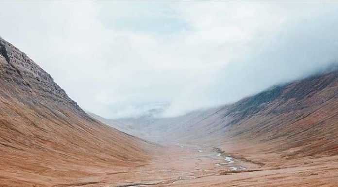 Inspiration : Nord de l'Islande. Photo: @helloemilie #north #iceland #nature …..