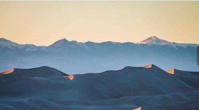 Inspiration : Parc national des Great Sand Dunes. Photo: @lukekonarzewski …