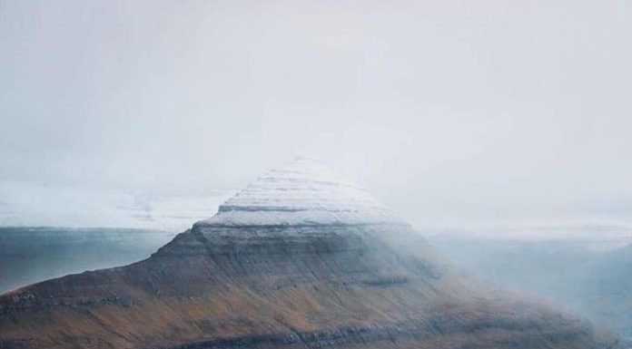 Inspiration : Îles Féroé. Photo: @theolator #faroeislands #nature …