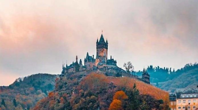 Inspiration : Cochem. Photo: @mblockk #nature #landscape #scenery #explore …