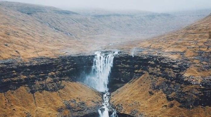 Inspiration : Îles Féroé. Photo: @theolator #nature #landscape #scenery …