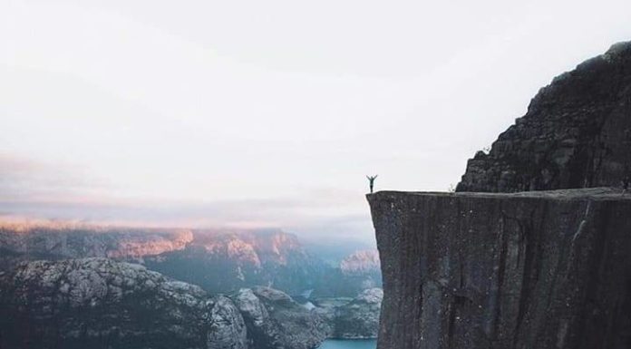 Inspiration : Preikestolen. Photo @evolumina #preikestolen #nature #landsc …