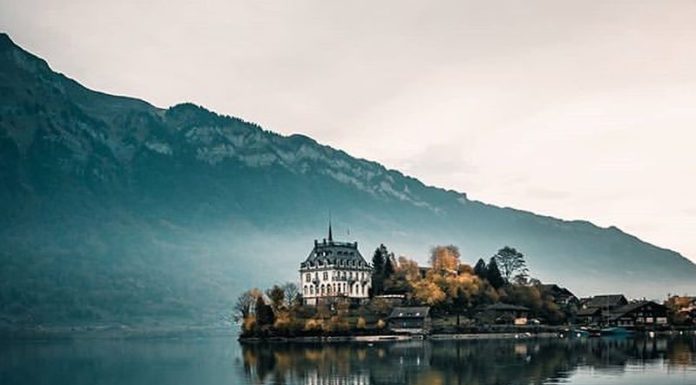 Inspiration : Suisse. Photo: @giuliogroebert #wanderlog …