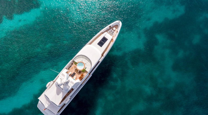 Inspiration : Le gladiateur de yacht à moteur de Feadship ressemble à une plage flottante …