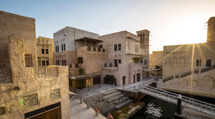 Inspiration : Immergez-vous dans la Vieille Arabie à l'hôtel Al Seef de Dubaï en …..