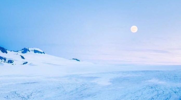 Inspiration : Alaska. Photo: @matthewhahnel #wanderlog …