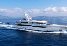 Inspiration : Décor brillant et vastes espaces de pont accueillent les invités à …