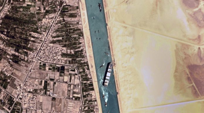 Are the pyramids close to the Suez Canal? Are the pyramids close to the Suez Canal?
