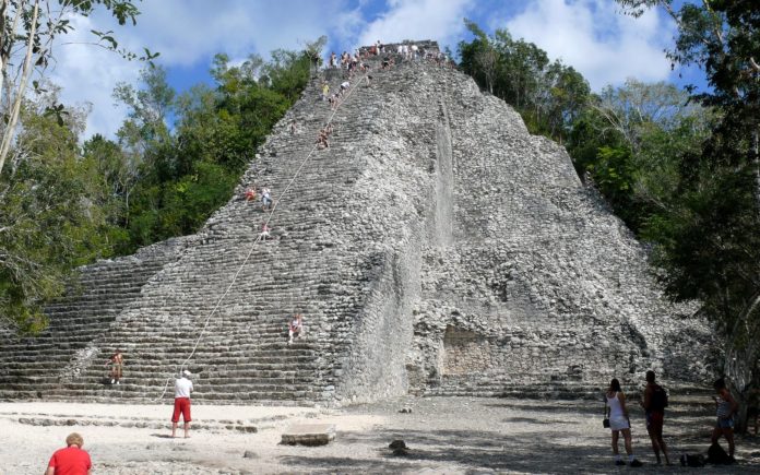 Are there Mayan ruins in Cancun?