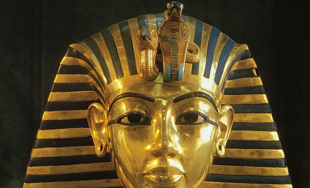 At what age did Tutankhamun became pharaoh? At what age did Tutankhamun became pharaoh?