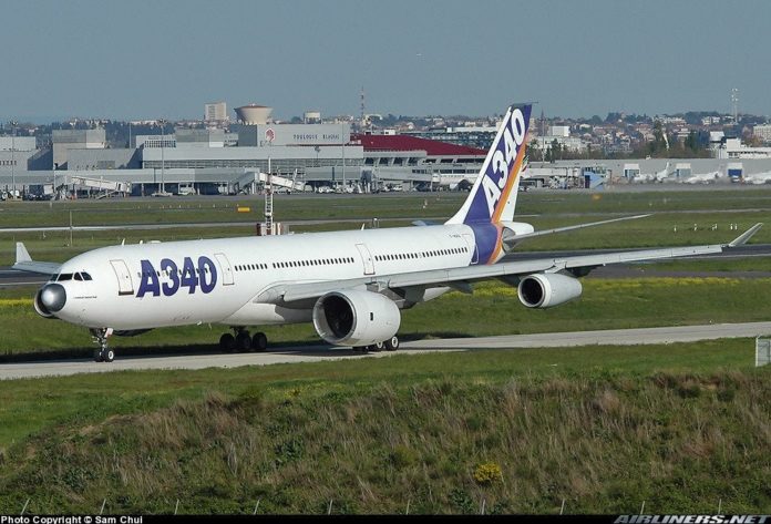 Can Airbus A380 fly with one engine?