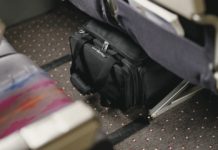 Can I bring a backpack and a carry on Air Transat? Can I bring a backpack and a carry on Air Transat?