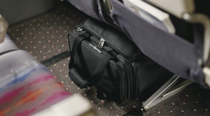 Can I bring a backpack and a carry on Air Transat? Can I bring a backpack and a carry on Air Transat?