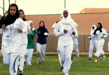 Can a woman walk alone in Saudi Arabia? Can a woman walk alone in Saudi Arabia?