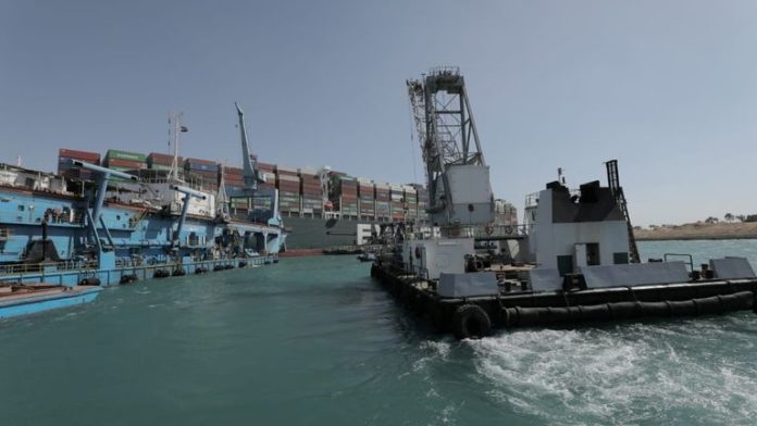 Can private boats use the Suez Canal?