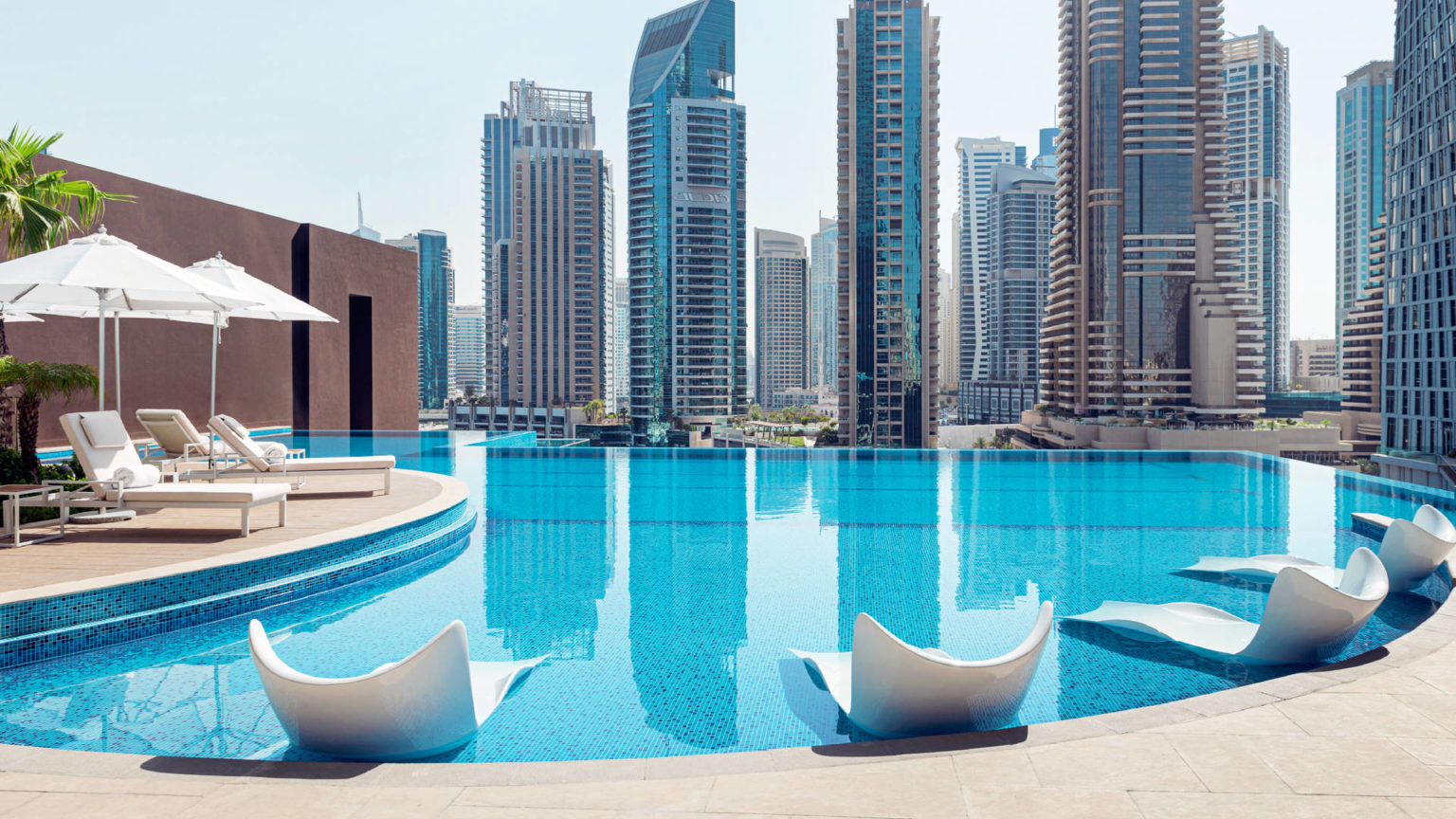 Infinity Pool Fall Can you fall off infinity pool? | Dhiefa.com | Portail des chambres et ...