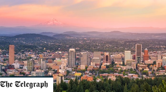 Can you fly direct to Naples from us? Can you fly direct to Naples from us?