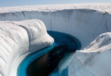 Can you fly from Iceland to Greenland? Can you fly from Iceland to Greenland?