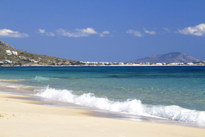 Can you get a ferry from Athens to Naxos?