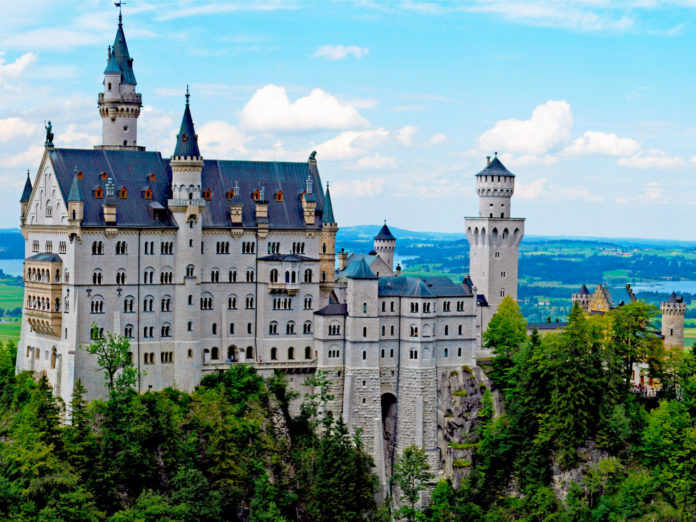 Can you get married at Neuschwanstein Castle?