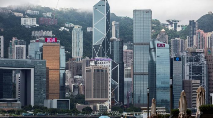 Can you leave the Hong Kong airport during a layover? Can you leave the Hong Kong airport during a layover?