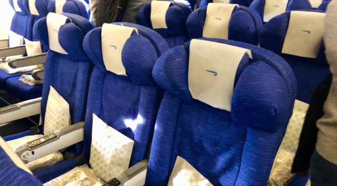 Can you lie down in premium economy? Can you lie down in premium economy?