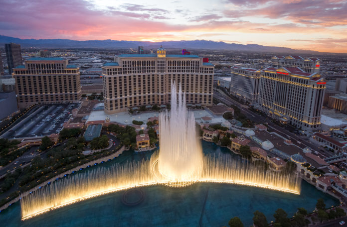 Can you see the Bellagio fountains from Paris?