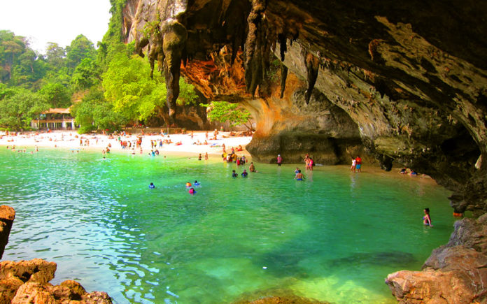 Can you snorkel at Railay Beach?