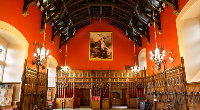 Can you walk around Edinburgh Castle for free? Can you walk around Edinburgh Castle for free?