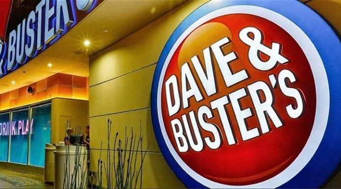 Can you walk around with drinks at Dave and Busters? Can you walk around with drinks at Dave and Busters?