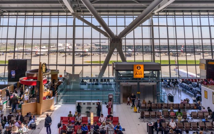 Can you walk between Heathrow terminals?