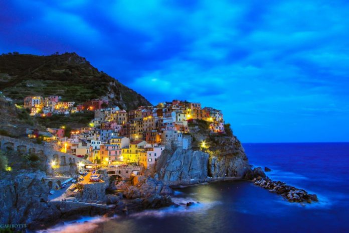 Can you walk between towns in Cinque Terre?