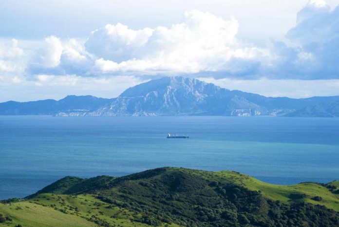 Can you walk from Spain to Gibraltar?