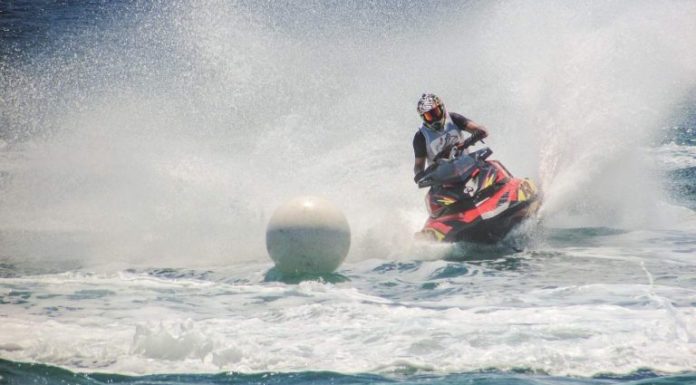 Comment ne pas tomber d’un jet ski ? Comment ne pas tomber d'un jet ski ?