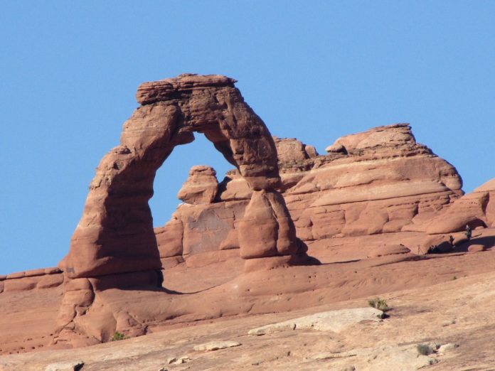 Did Delicate Arch in Moab collapse?