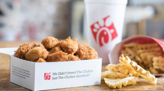 Do Chick Fil A Meals come with drinks? Do Chick Fil A Meals come with drinks?