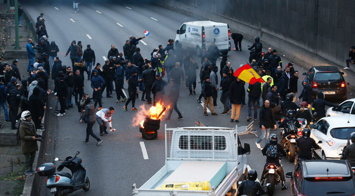 Do I tip taxi drivers in Paris? Do I tip taxi drivers in Paris?