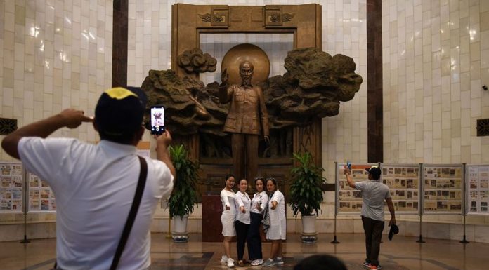 Do Vietnamese like American tourists? Do Vietnamese like American tourists?