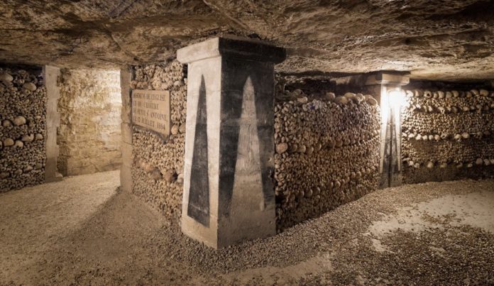 Do catacombs smell?