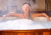Do hot tubs use a lot of electricity? Do hot tubs use a lot of electricity?