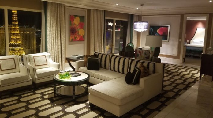 Does Bellagio have Jacuzzi rooms? Does Bellagio have Jacuzzi rooms?