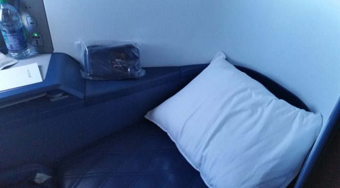 Does Delta have lie flat seats? Does Delta have lie flat seats?