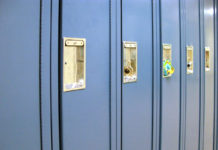Does Disneyland have large lockers? Does Disneyland have large lockers?