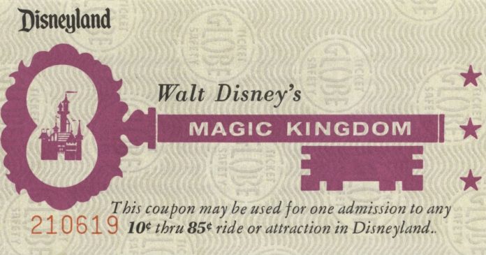 Does Disneyland still have paper Fastpasses?