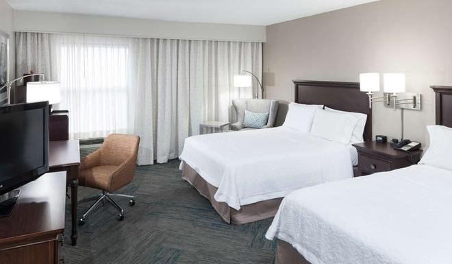 Does Fort Lauderdale airport have lockers for luggage? Does Fort Lauderdale airport have lockers for luggage?